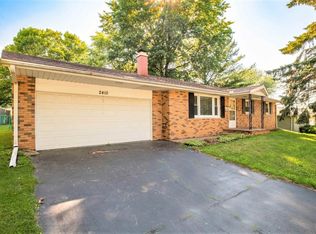 2410 Willow St, Pekin, IL 61554