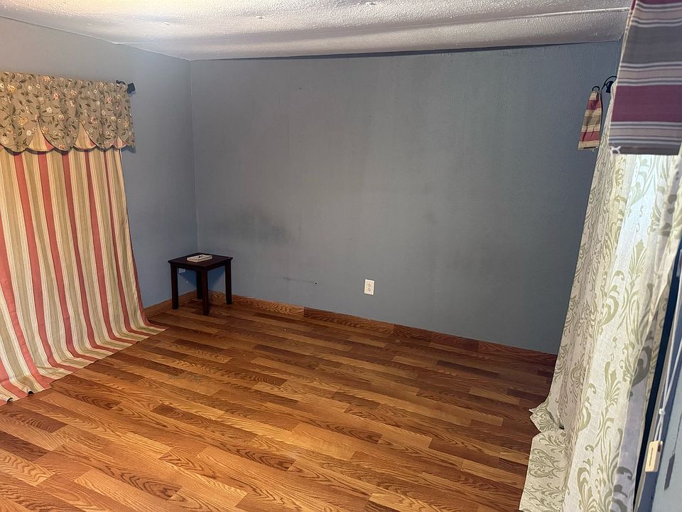 2nd image of 152 Park St #1