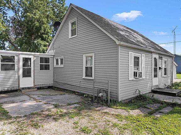 2nd image of 1428 Maple Ave