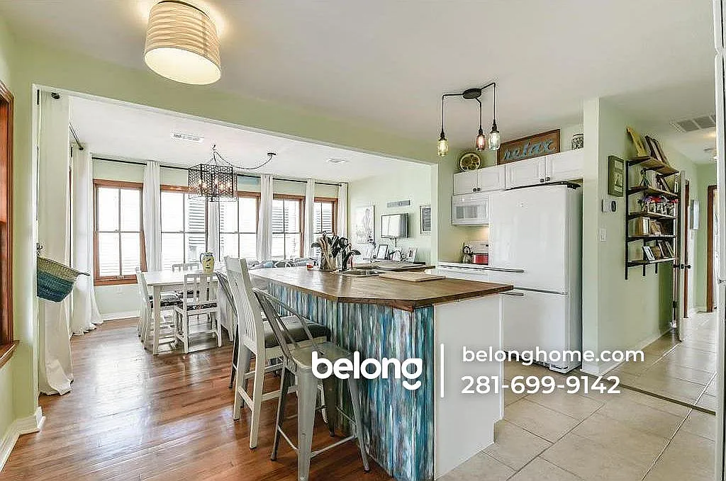 3 bed, 2.0 bath, 1422 sqft, $1,995 — Photo 3
