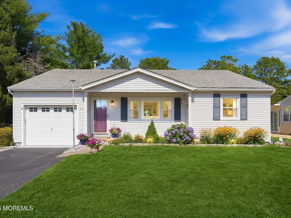 24 Rutland Drive, Toms River, NJ 08757