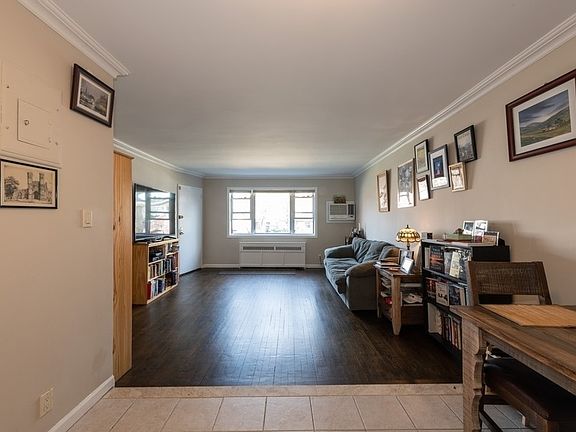 3rd image of 1521 Independence Ave #1B