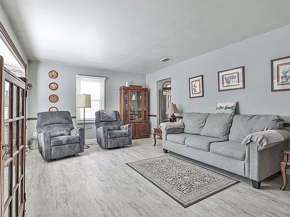 4th image of 6568 Graf Dr