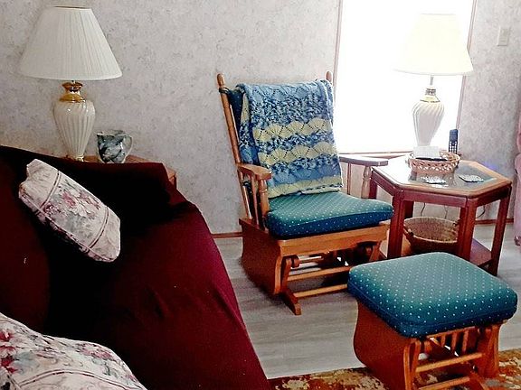 3rd image of 907 Bunker Cir