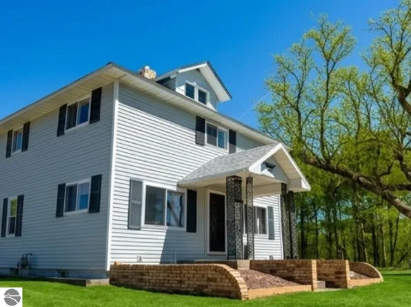 4419 E Moorestown Rd, Lake City, MI 49651