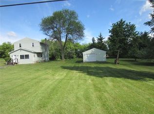 6082 Loomis Rd, Farmington, NY 14425