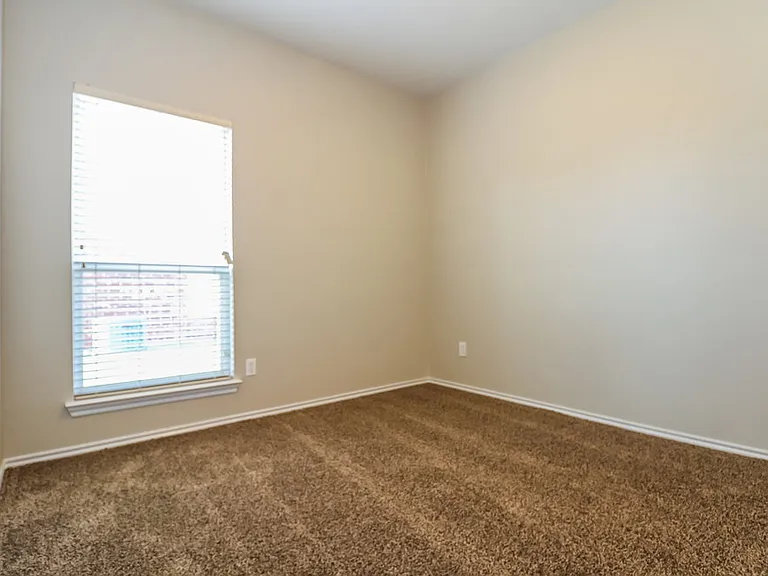 7905 Raton Ridge Ln — Photo 12