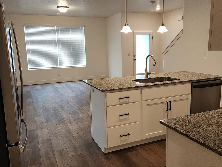 924 S 850 W #1 — Photo 31