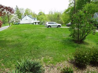 35 Main St, Branchville, NJ 07826