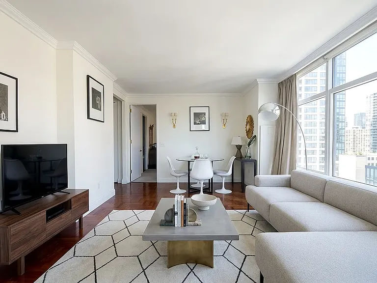 250 E 54th St #23C — Photo 4