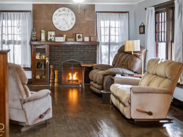 3112 W Carpenter St, Clinton, IN 47842