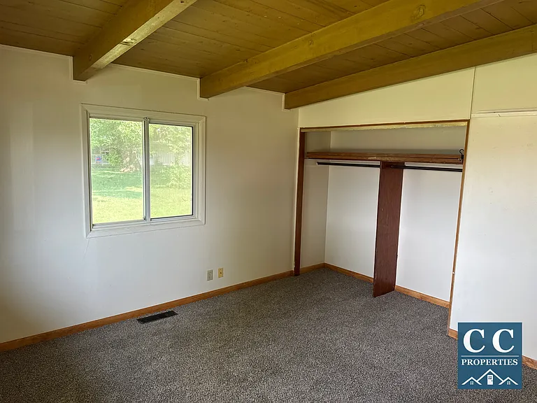 2822 Meek Ave — Photo 4