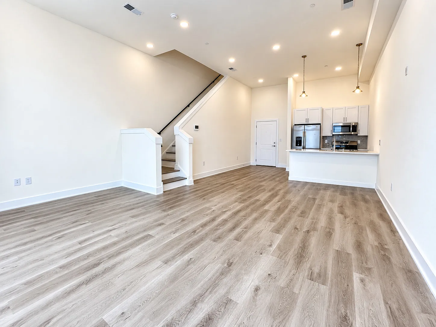 Northern Liberties 2-Bed, 2-Bath Home with Private Roof Deck — Photo 2
