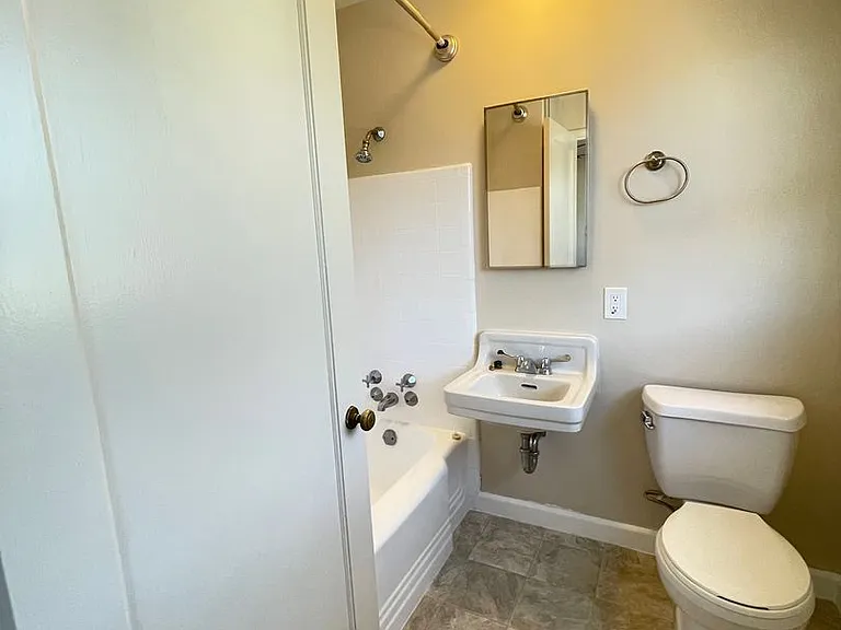 East Sacramento Charmer at 3349/3357 I Street — Photo 13