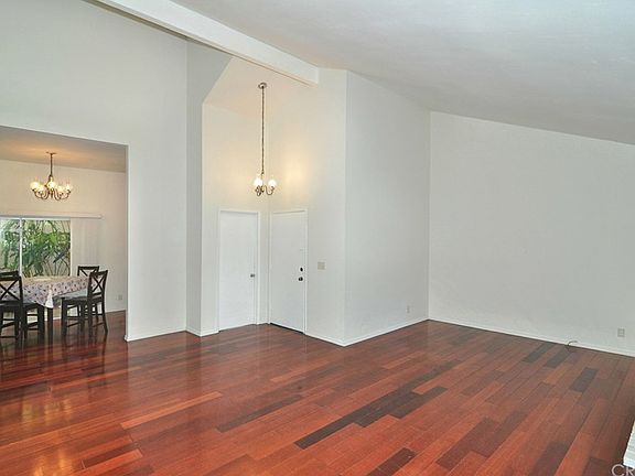 4th image of 3721 Lesser Dr