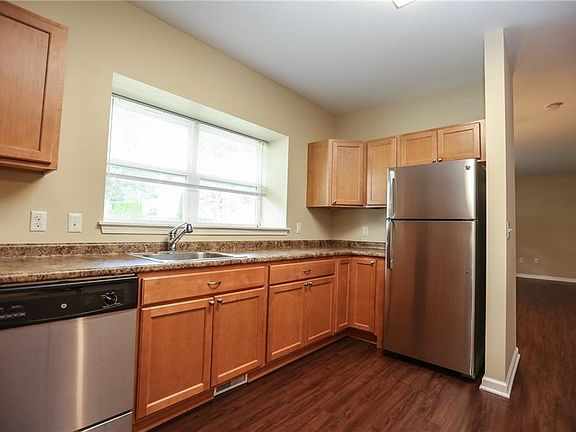 3rd image of 84 High St Ste 1