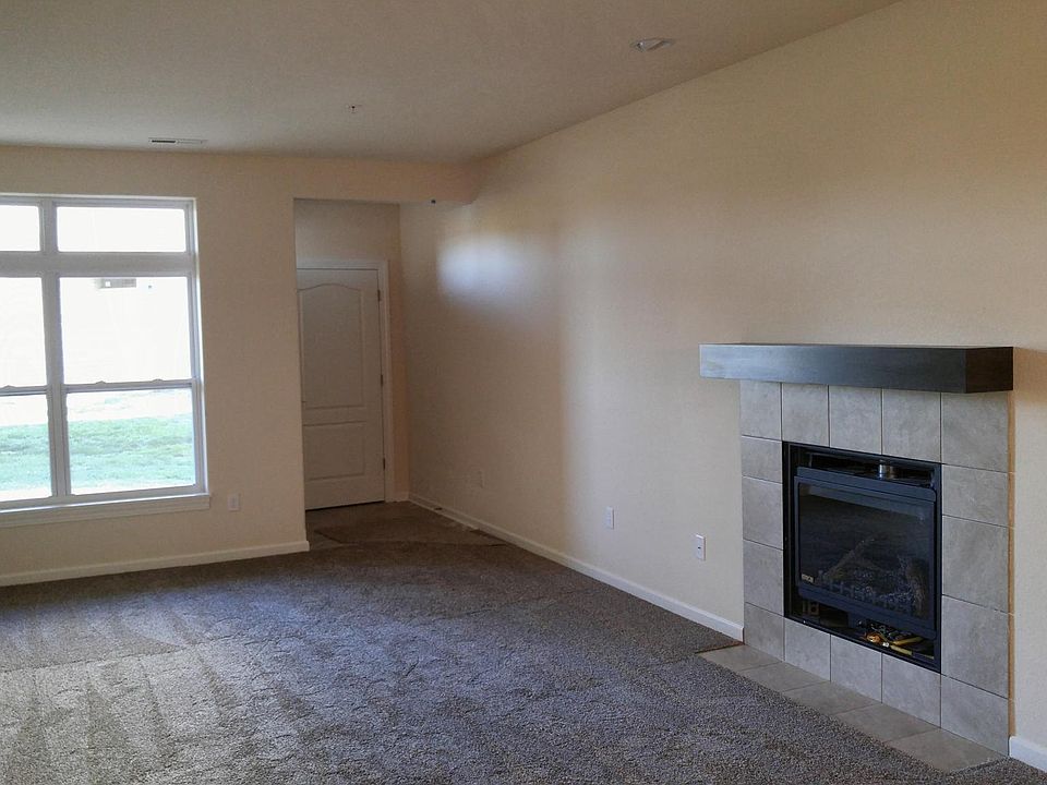 2nd image of 4836 S Lynn Dr