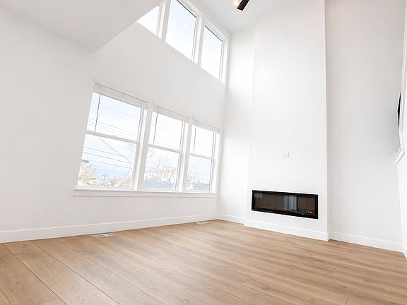 5th image of 6717 S Vaughn Ln #9