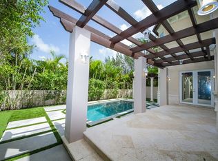 4151 N Bay Rd, Miami Beach, FL 33140