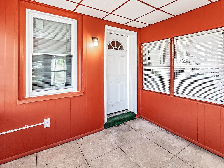 3312 W 13th St — Photo 2