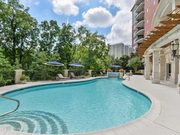 6600 Seminary Woods Pl Unit 1106, Louisville, KY 40241