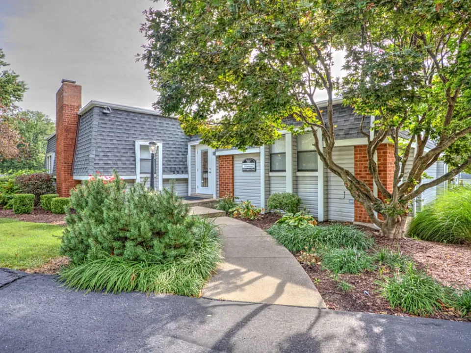Heatherton Estates Apartments & Townhomes