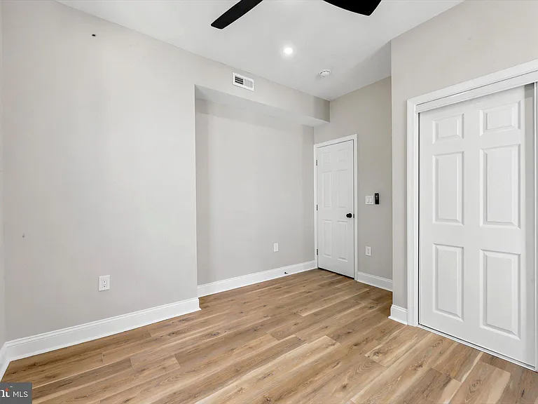 5853 Cedar Ave — Photo 10