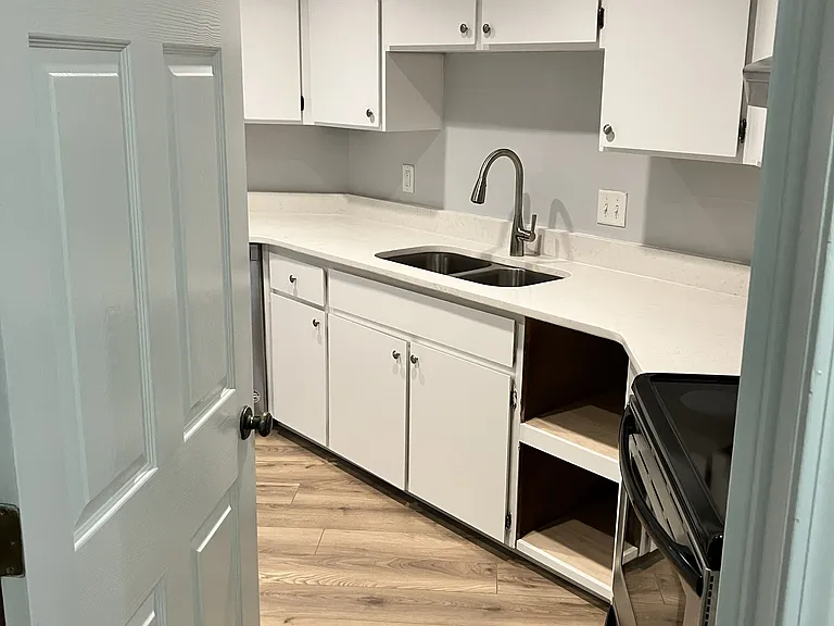 119 Hillsboro Pl — Photo 15