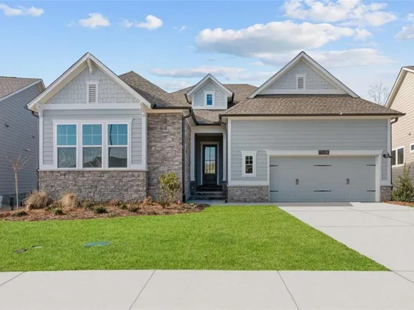 7028 Cottage Grove Dr, Flowery Branch, GA 30542
