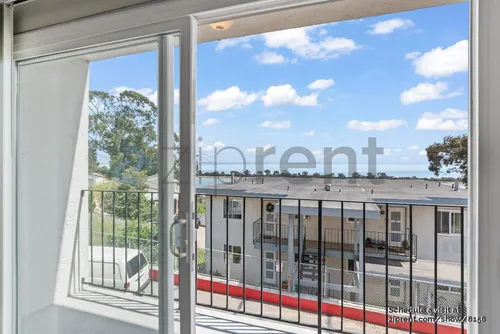 49 Joy Ave #A Photo 1