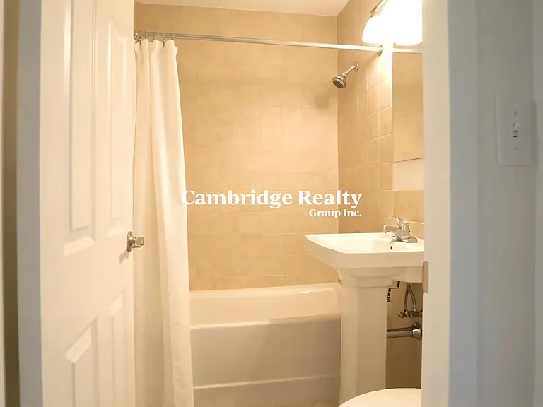 11 Camelot Ct #3T — Photo 5