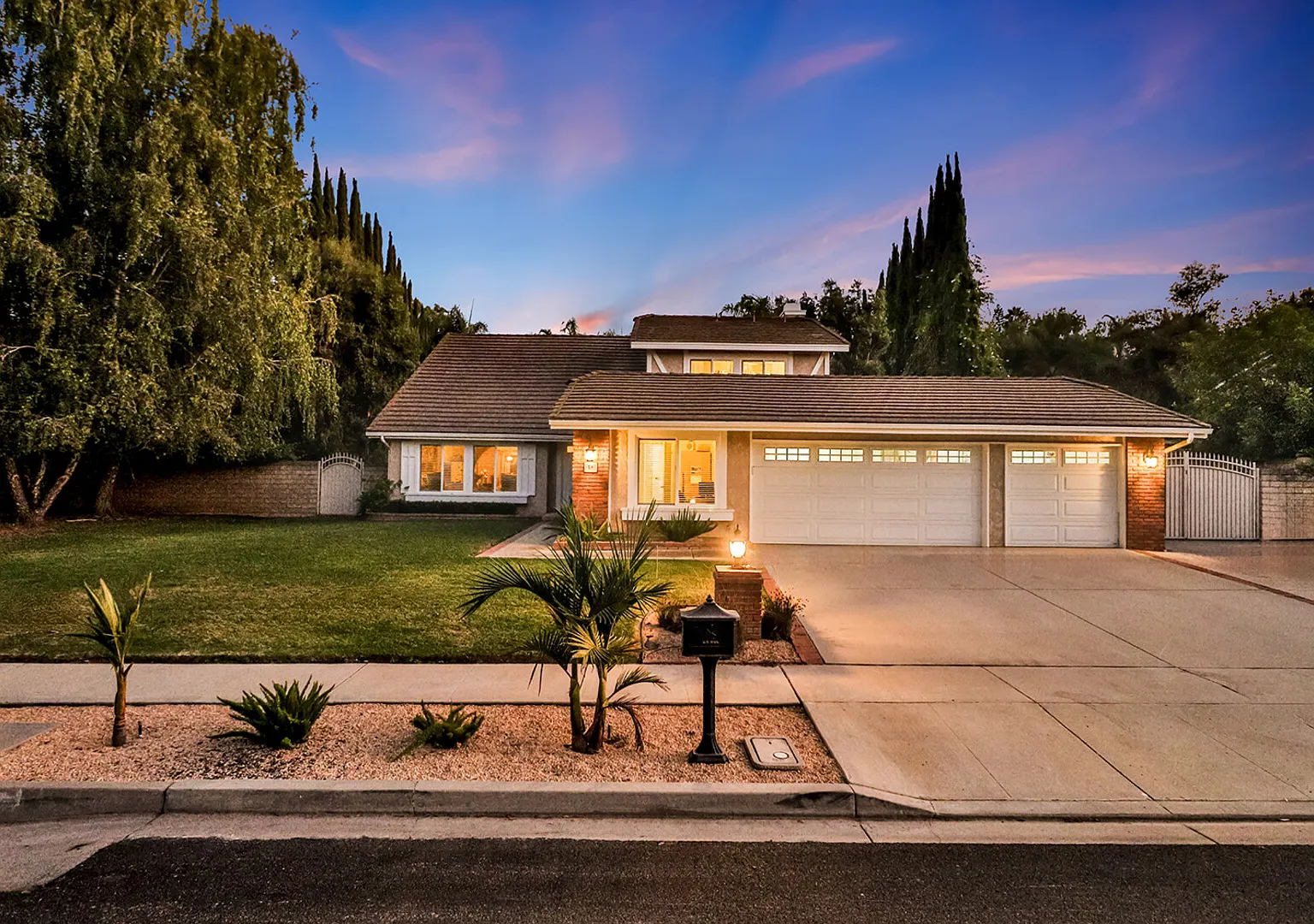 Mid-term home for rent Fully furnished. Amazing Yard with a pool — Photo 2