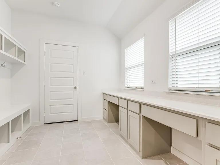 4923 Bellhurst Dr — Photo 22
