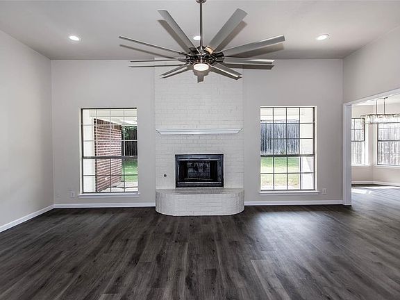 5th image of 917 Brittany Dr