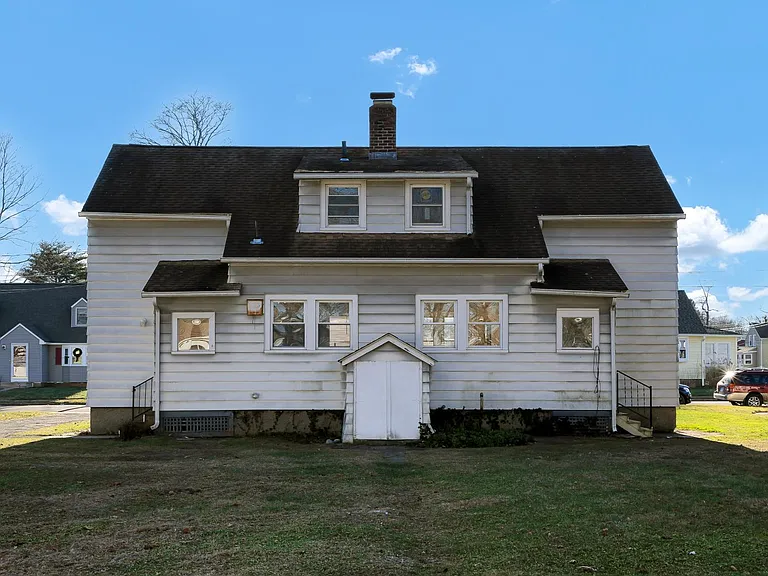 77 E Broad St — Photo 19