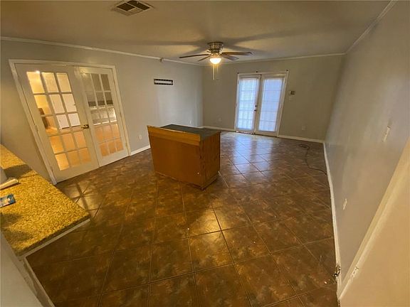 2nd image of 4113 Margaret St