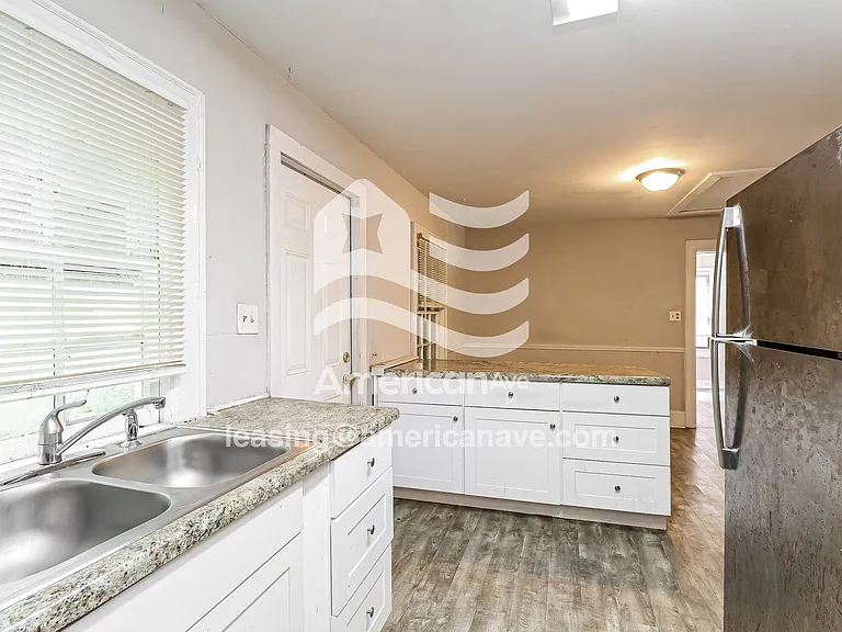 17970_005_kitchen_6.jpg