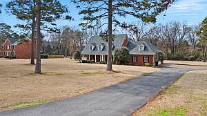2nd image of 285 Crossgate Dr