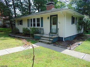 20 Hemlock Rd, Andover, NJ 07821