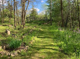 S50W34302 Ridgeway Dr, Dousman, WI 53118