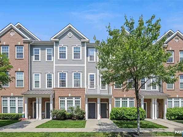 69 Wesmont Dr, Wood Ridge, NJ 07075