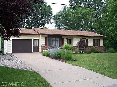 1510 N Church St photo 1
