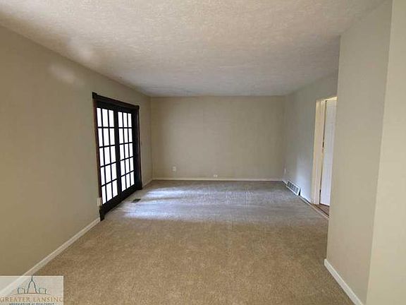 5th image of 6128 E Pollard Ave