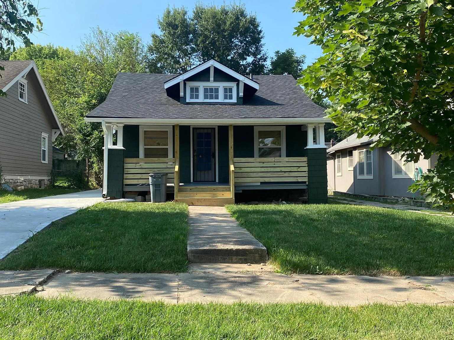 2 bed, 925 sqft, $1,750 — Photo 1