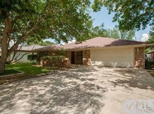 936 Old Mill Cir, Irving, TX 75061