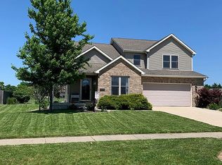 3008 Appletree Dr, Monticello, IL 61856