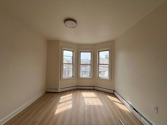 2nd image of 21 E 16th St #2F-2