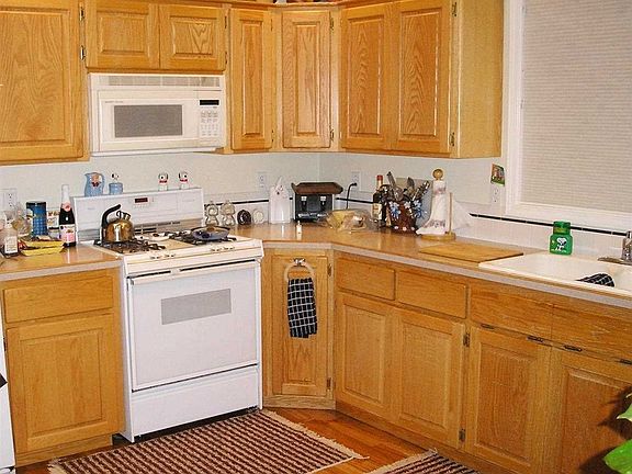 4th image of 701 W Orchard Ave