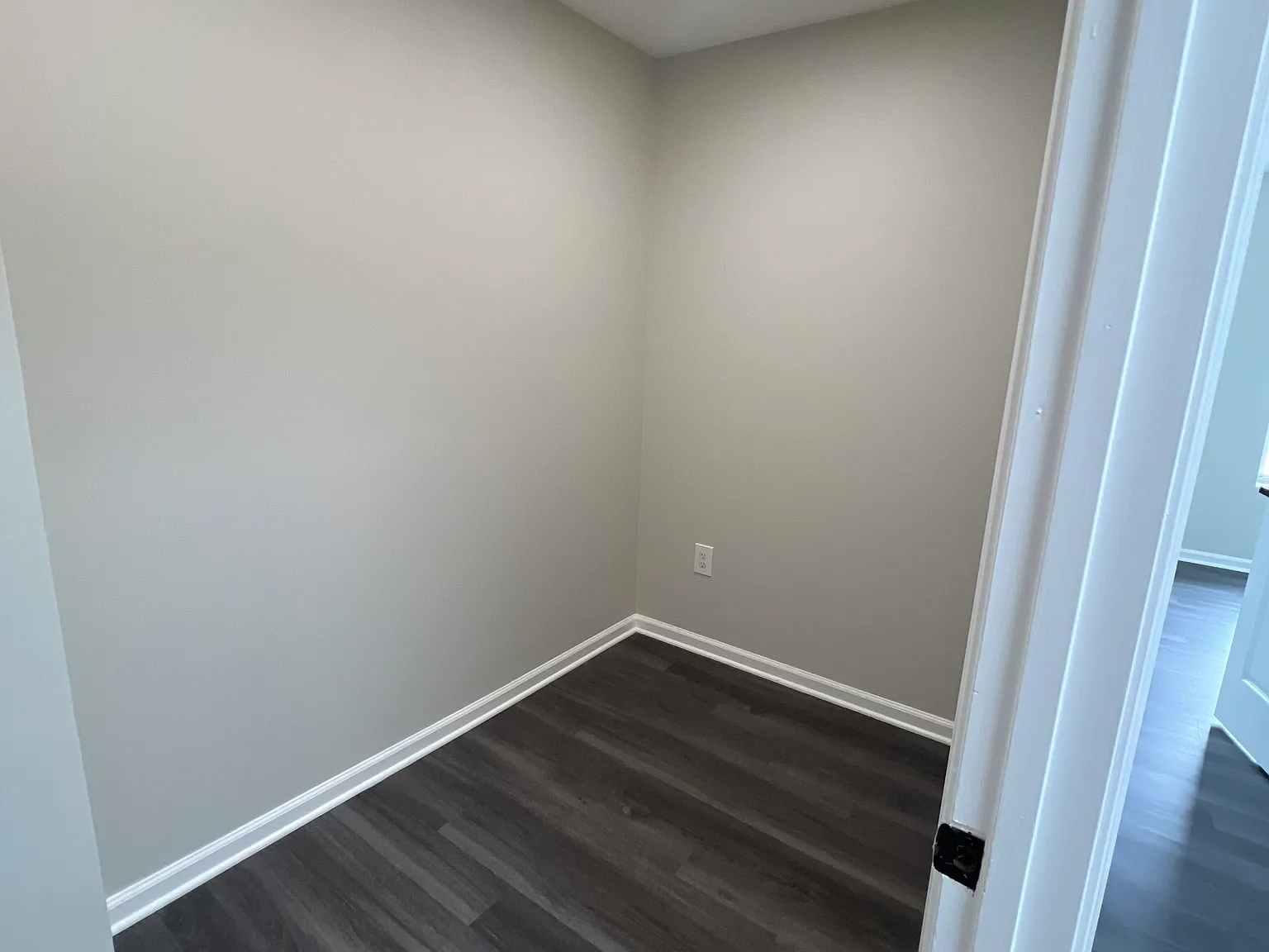 3 bed, $1,600 — Photo 3