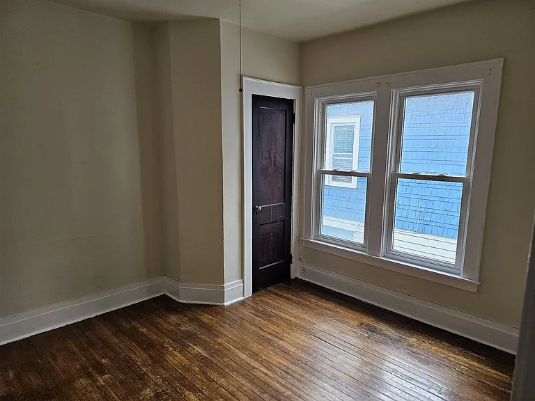 2519 Midland Ave — Photo 13